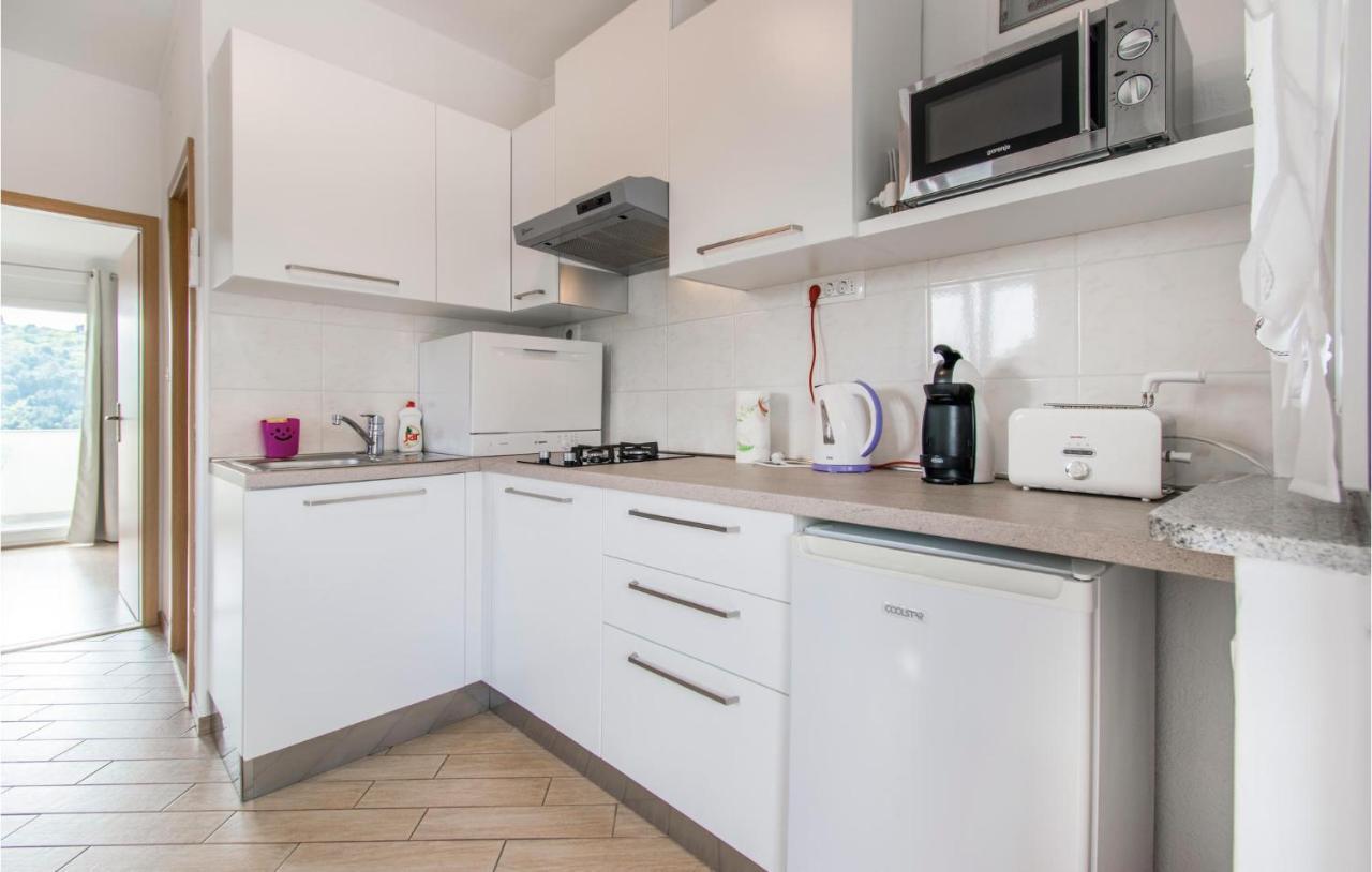 Apartma Beautiful In With House Sea View *